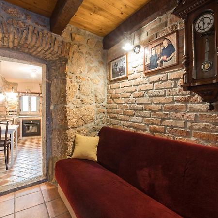 Holiday Home Bozanic Vrbnik Bagian luar foto