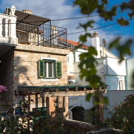 Holiday Home Bozanic Vrbnik Bagian luar foto