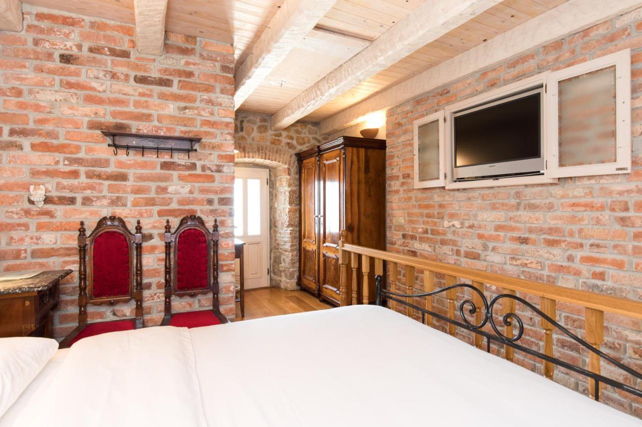 Holiday Home Bozanic Vrbnik Bagian luar foto