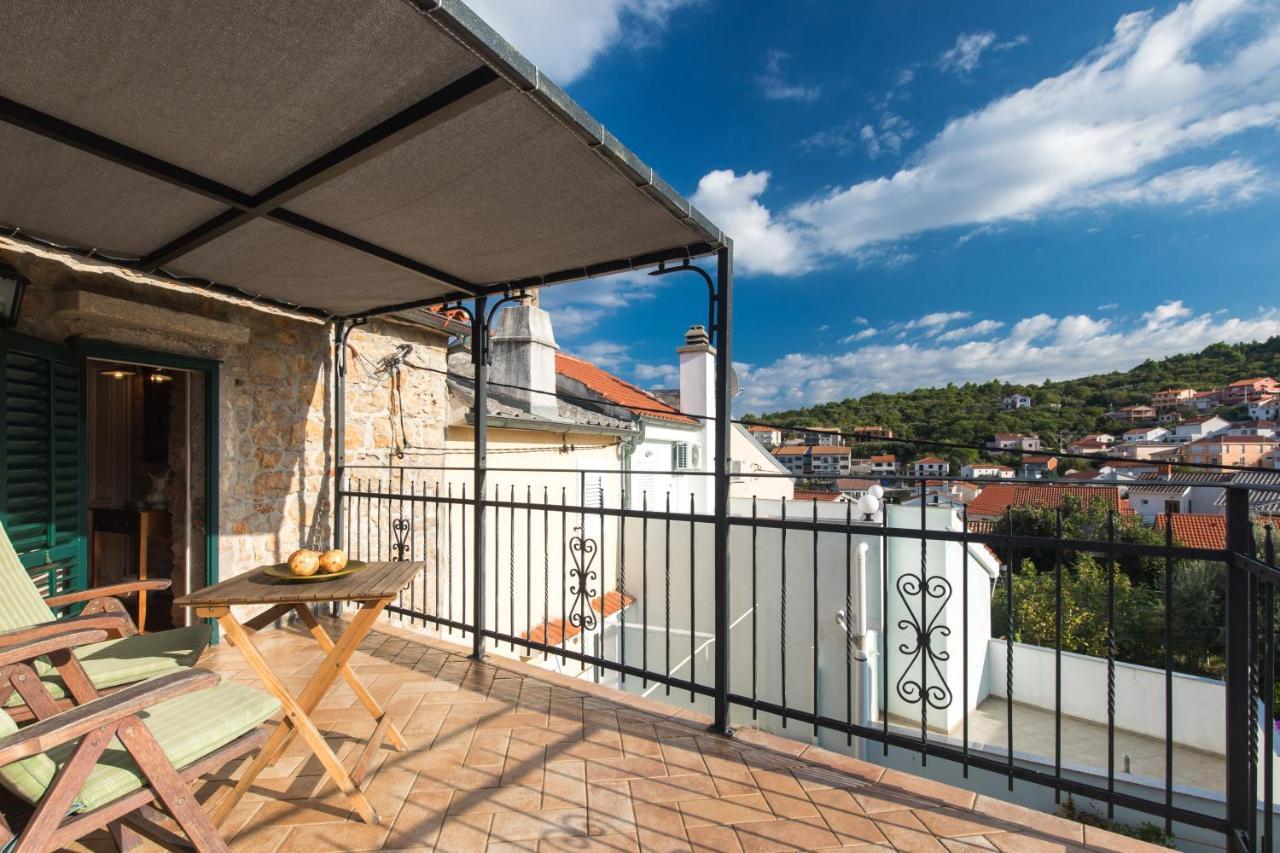 Holiday Home Bozanic Vrbnik Bagian luar foto
