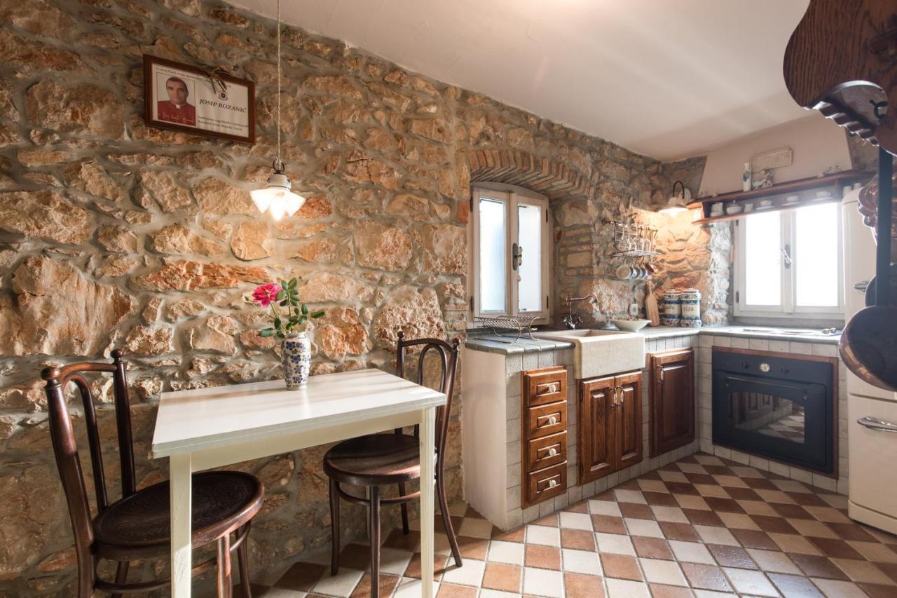 Holiday Home Bozanic Vrbnik Bagian luar foto