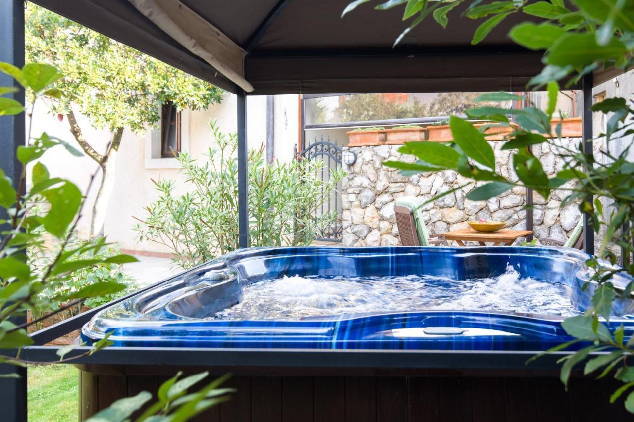 Holiday Home Bozanic Vrbnik Bagian luar foto